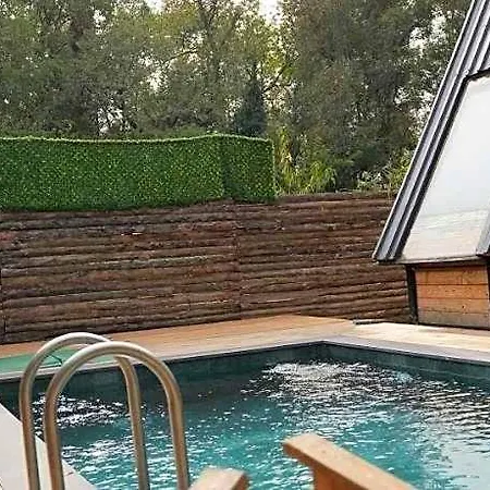 Pentalow מלון 3*
